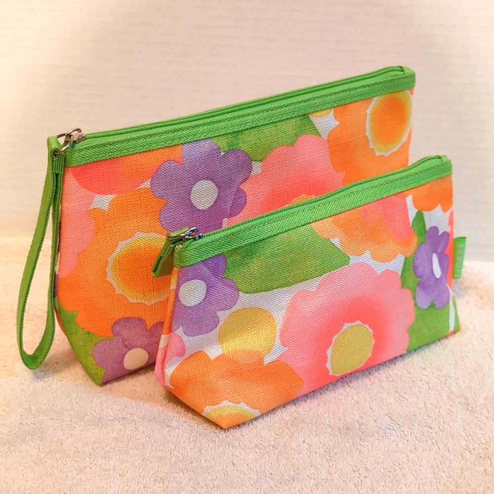 Clinique Cosmetic Bag Set.